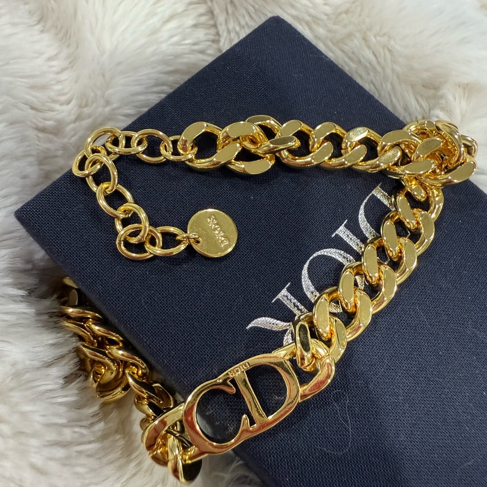 Dior choker